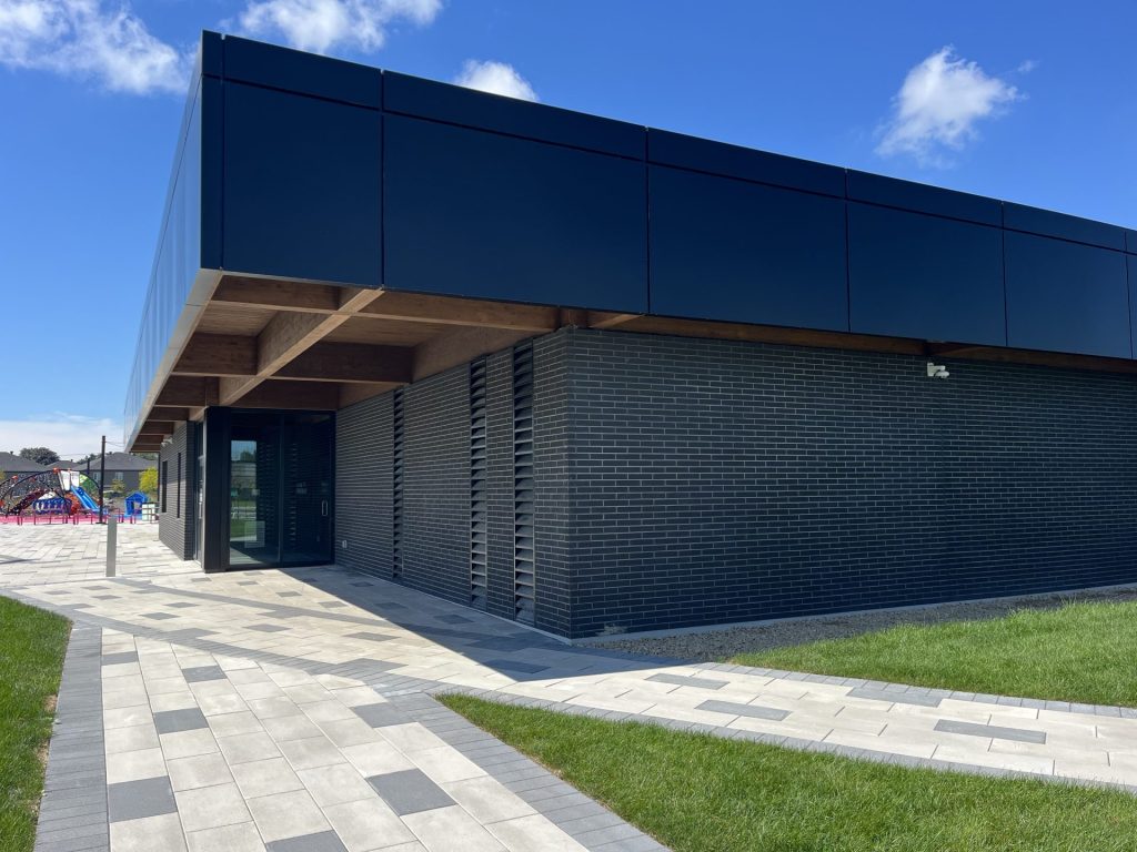 Construction du pavillon de services du parc multisport de Salaberry-de-Valleyfield – photo 1 – Charex